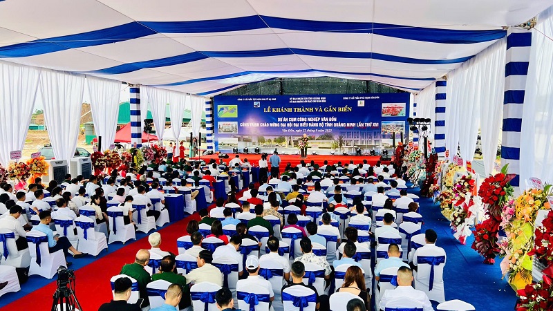 Buổi lễ khánh thành Cụm công nghiệp Vân Đồn diễn ra với nhiều hoạt động